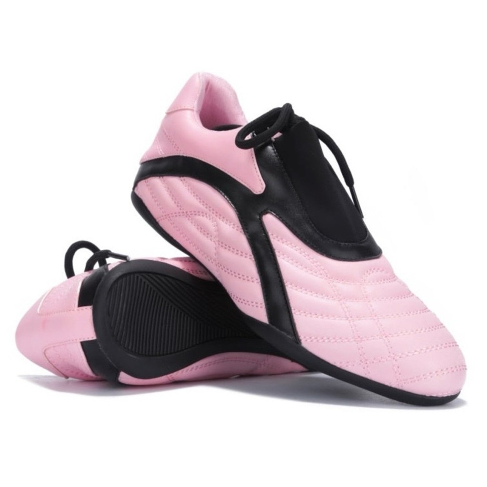 💥NWT💥 Cape Robbin Vulay
Colorblock Round Toe Low Cut
Women's Sneakers